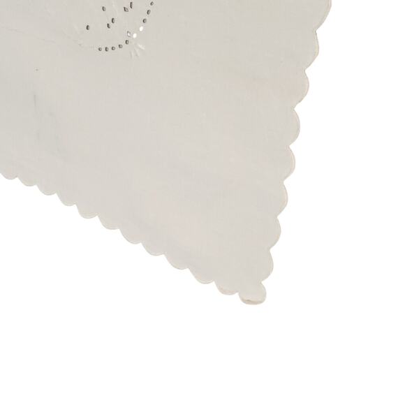 VINTAGE WHITE TABLECLOTH TOPPER 33" SQUARE EMBROIDERED SCALLOPED EYELET ESTATE - Picture 2 of 12